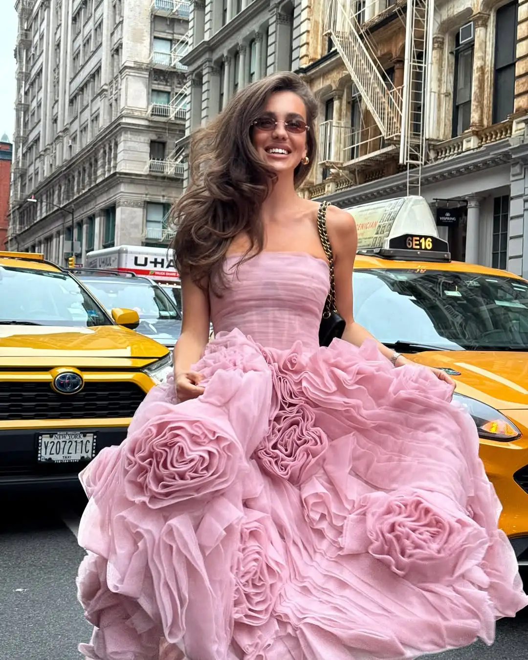 Ofherown فساتين وصيفة الشرف الجديدة المخصصة ثلاثية الأبعاد الكشكشة الزهرية الشاي طول فساتين وصيفة الشرف فساتين حفلات الزفاف للضيوف للنساء