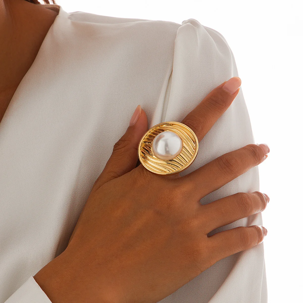 اللؤلؤ الفاخر دوامة الموضوع هندسية حلقة مفتوحة الشرير الحد الأدنى الجوف البيضاوي تصميم الذهب اللون عالية الجودة فرنسا فنجر مجوهرات