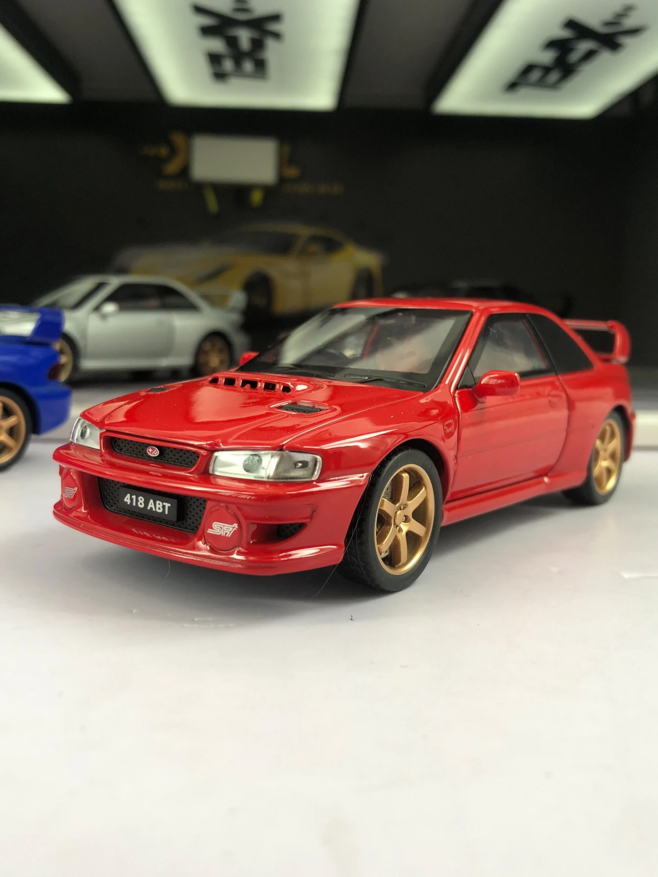 

1:32 имитация автомобиля WRX из цинкового сплава, статическое украшение, металлический коллекционный подарочный автомобиль