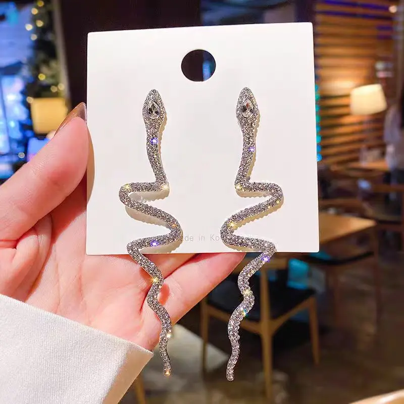 Cross border hot selling snake shaped earrings for women's daily wear, personalized creative accessories, full diamond long fash