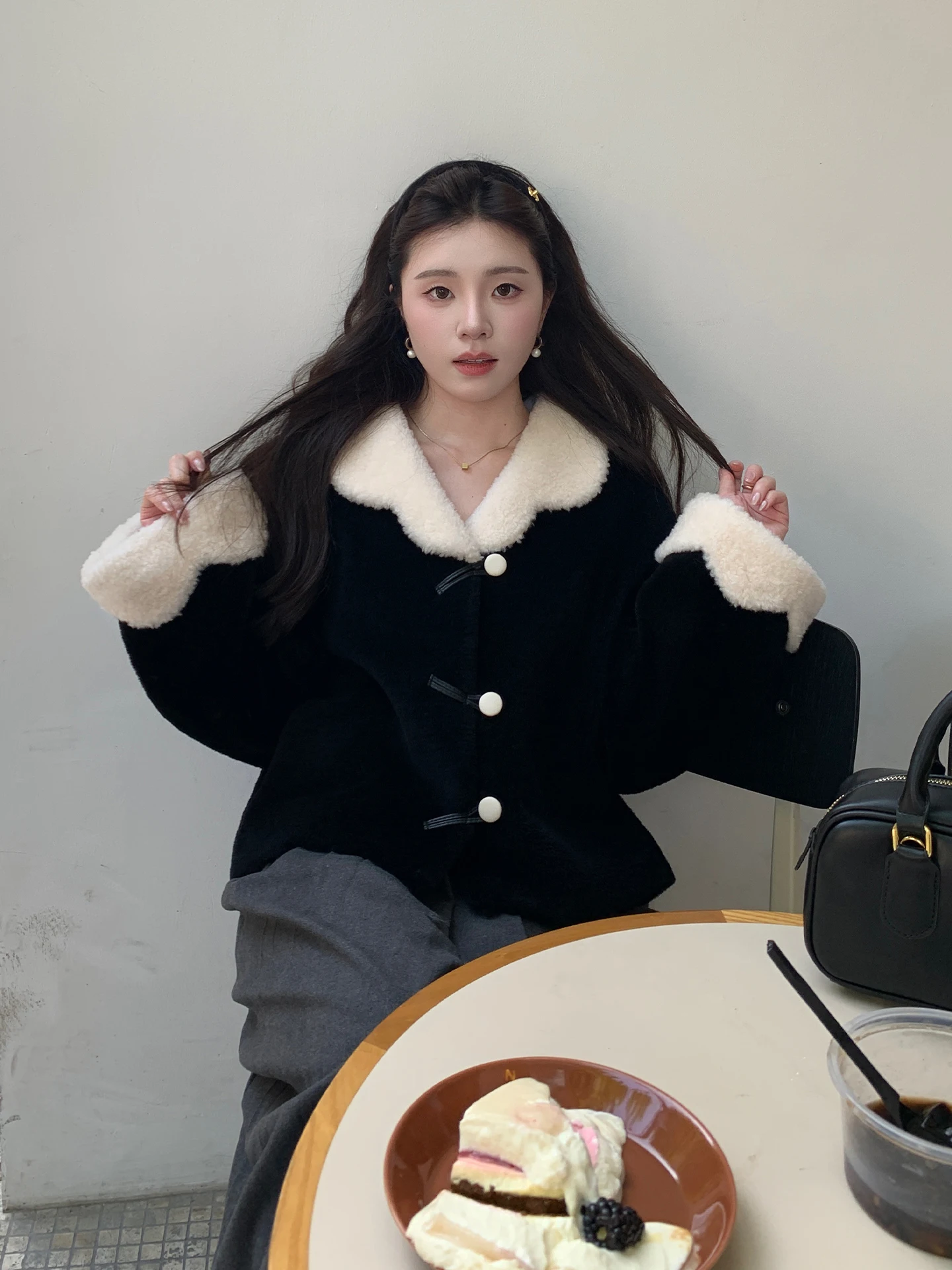 

Cloud Mousse Lamb Fur Jaet Women's Inteated Leather Coat Comfortable Warm Windproof Long Sve ort Sle Korean Version