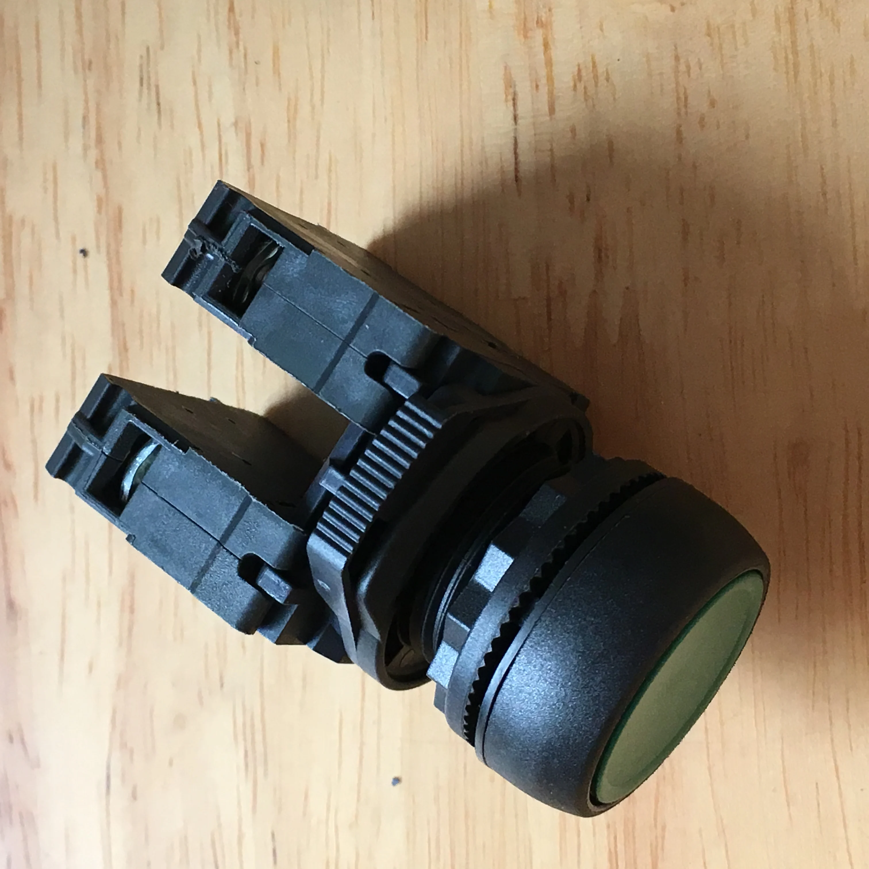 

Tap The Self Reset Button Switch 800FP-F3+800F-X10+800F-X01 Green Button