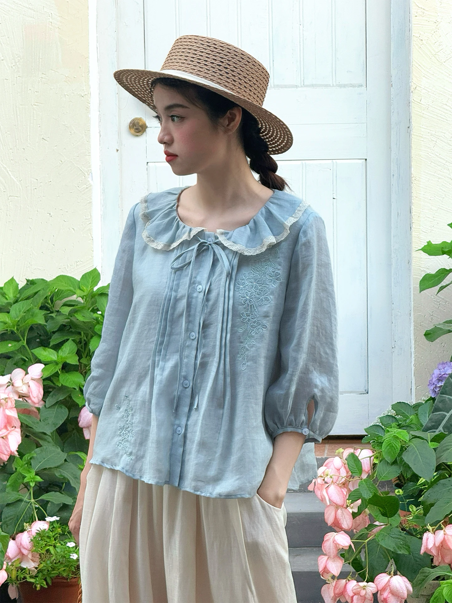 

Loose Fit Blue Mist Artistic Shirt with Pearl Embroidery Medium Sleeve Lace Collar Casual Commute Style Pure Color Button down