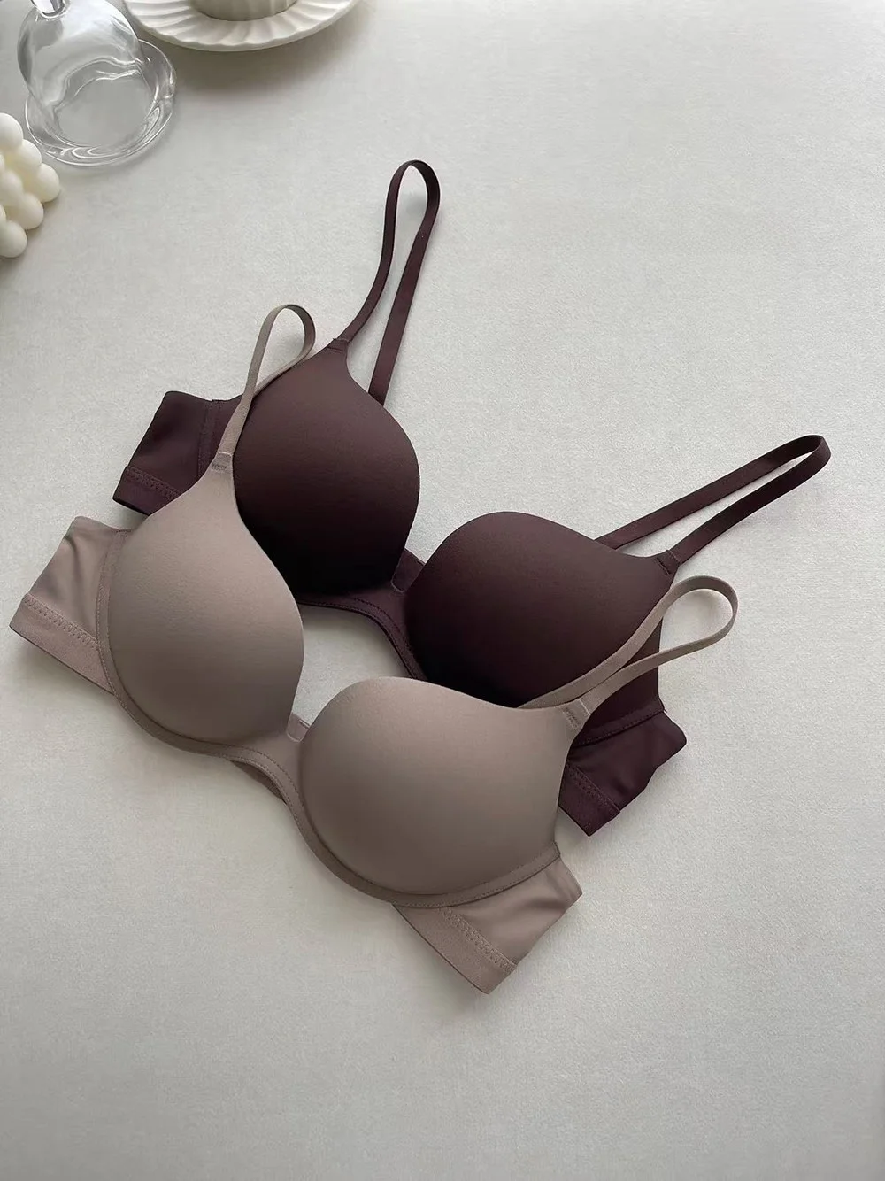 reggiseno-estivo-sexy-senza-cuciture-da-donna-alta-qualita-effetto-push-up-anti-cedimento-riduzione-del-volume-laterale-del-seno-senza-ferretto-in-nylon