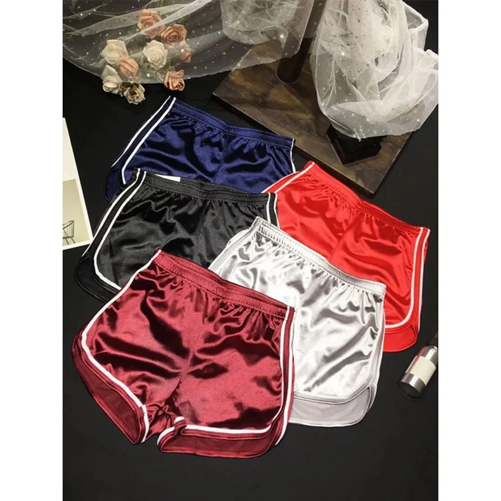 

Новые женские летние шелковые шорты 2023 года, облегающие, пляжные, повседневные, белые, из ПВХ, для женщин среднего возраста, модные шорты