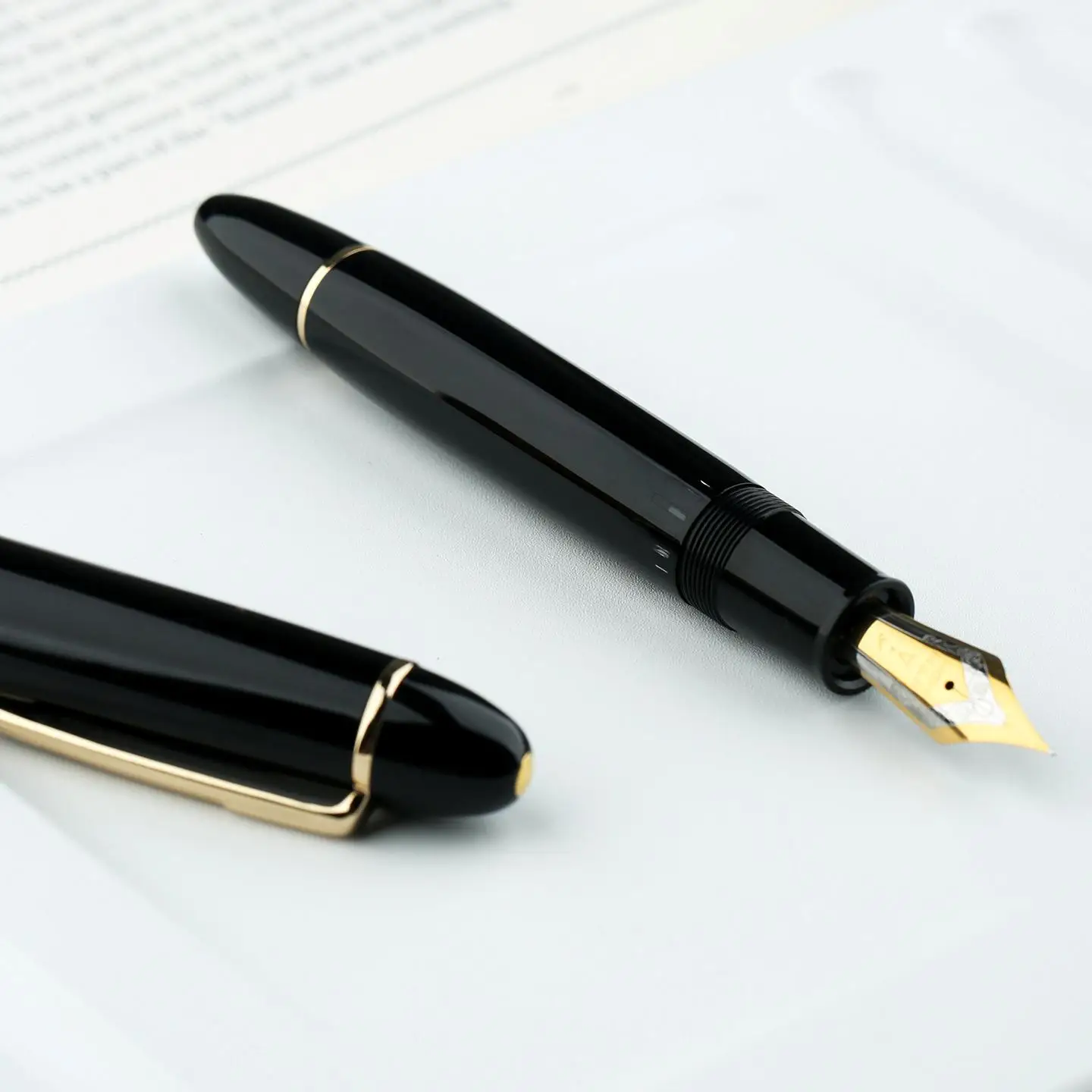 MAJOHN Final Craftsman P141 Pen Metal Copper Piston Ink Absorption 8 # 40 Sun Tip, Dual Color Pen Tip Lightweight Resin Pen Body