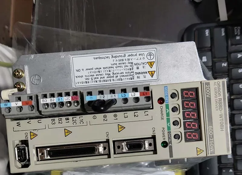 R88M-WT08H harga grosir asli microstep digital stepper motor driver model alternatif R88M-W75030H