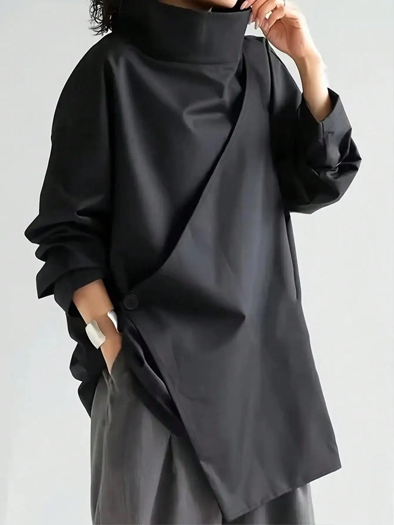 

Женская свободная блузка с высоким воротником и асимметричной застежкой на пуговицах, однотонная черная, из тканого материала, для повседневной офисной носки