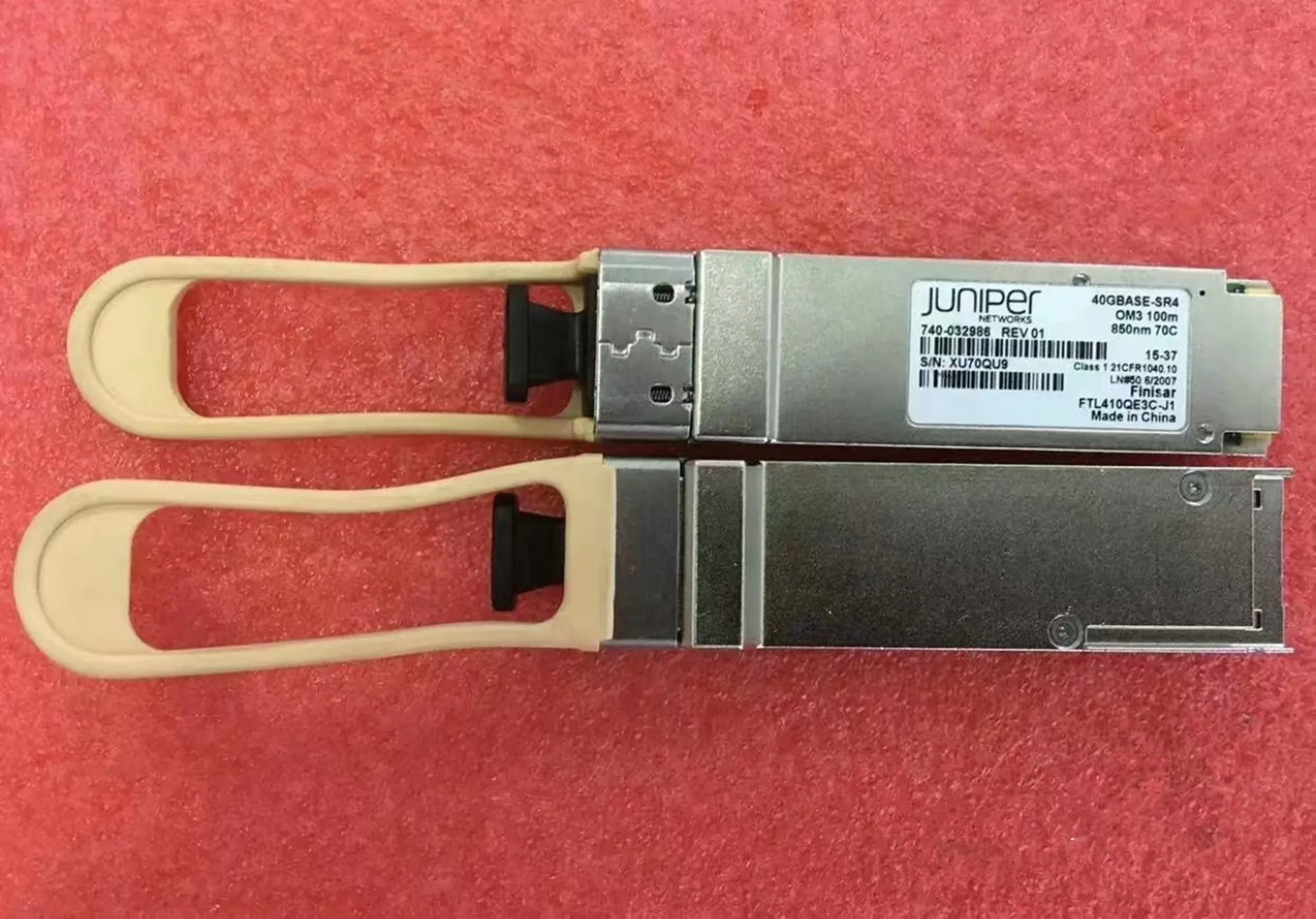 

JUNIPER 40G QSFP Module Switch/40GBASE-SR4 FTL410QE3C-J1 740-032986 OM3 100M 850nm/QSFP 40GB Fiber Transceiver