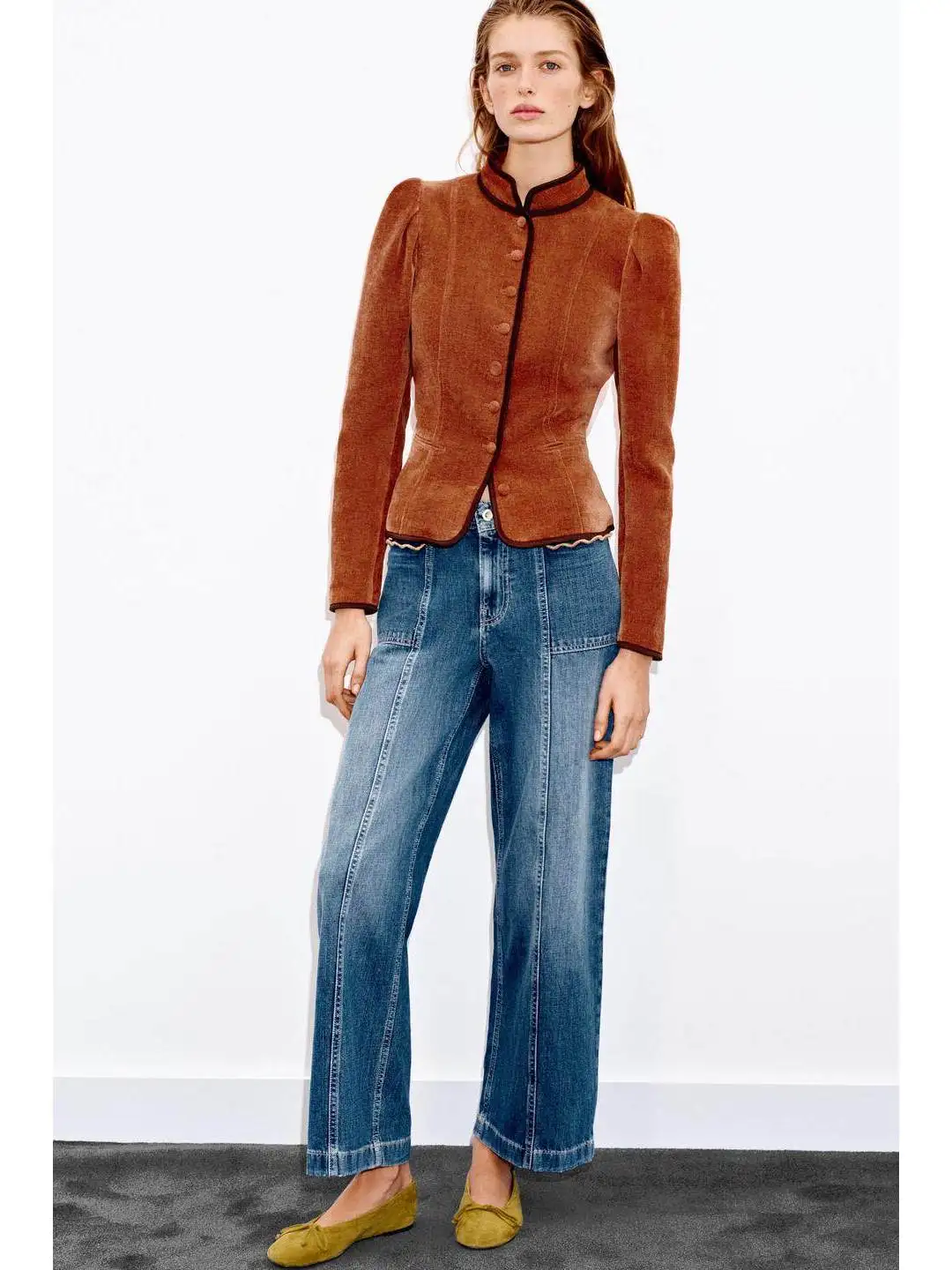 

Retro Style Slim Fit Color Block Trim Casual Suit Jacket 2026 Trendy Women's Fashion Polyester Fiber Long Sleeve Button Closure