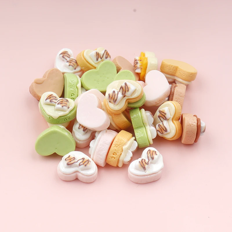 30/300 Stück Miniatur-Herz-Kuchen-Flachback-Harz-Cabochons zur Dekoration für DIY-Haarspangen, Bastelarbeiten, Puppenhäuser und Ohrringherstellung – Detail 5