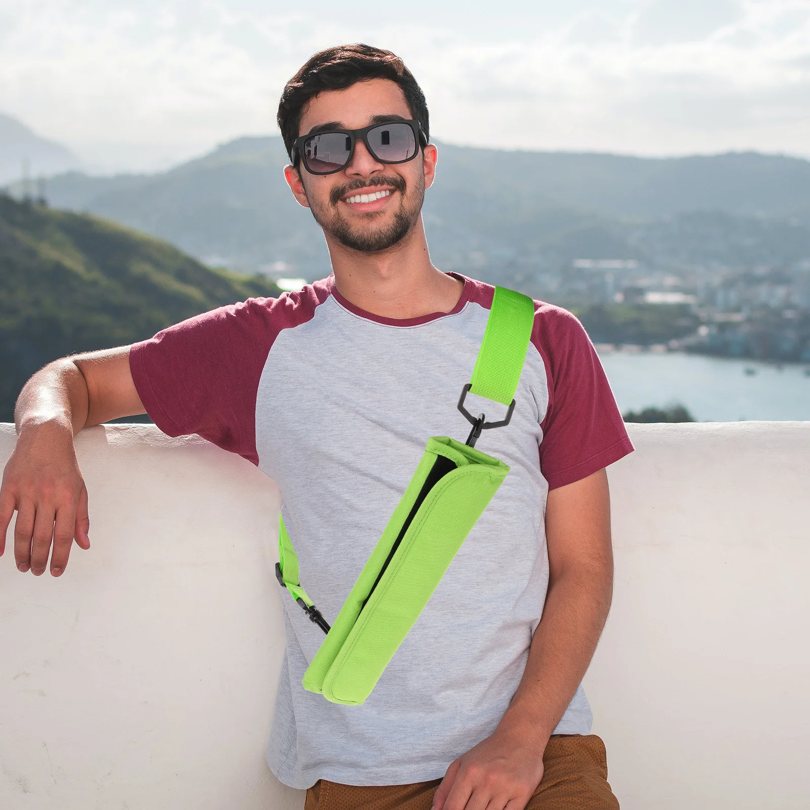 

Golf Clubs Carry Bag Portable Waterproof Foldable Lightweight Adjustable Strap Large Capacity for Practice Travel Sunday Golfs