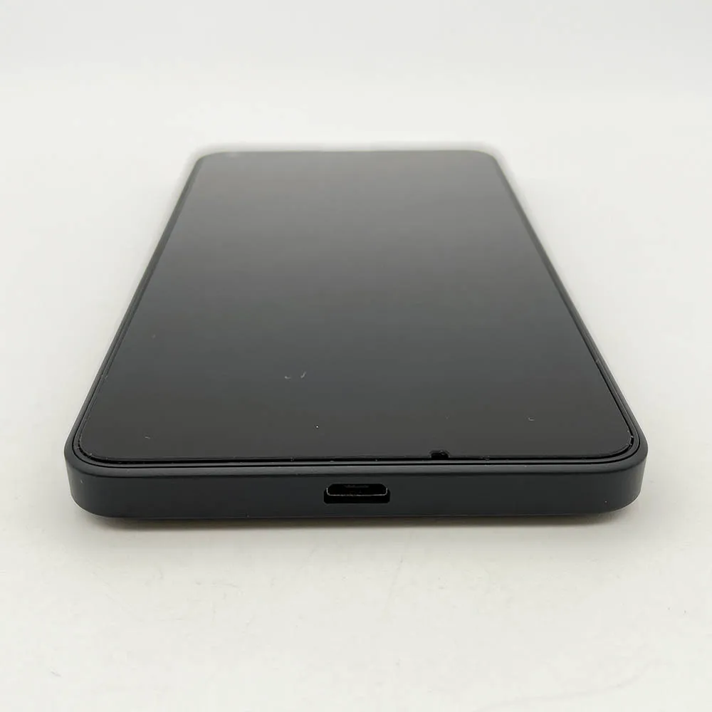 هاتف مايكروسوفت لوميا 640 الأصلي مصنوع في فنلندا غير مقفول يدعم اللغة الإنجليزية بحالة جيدة