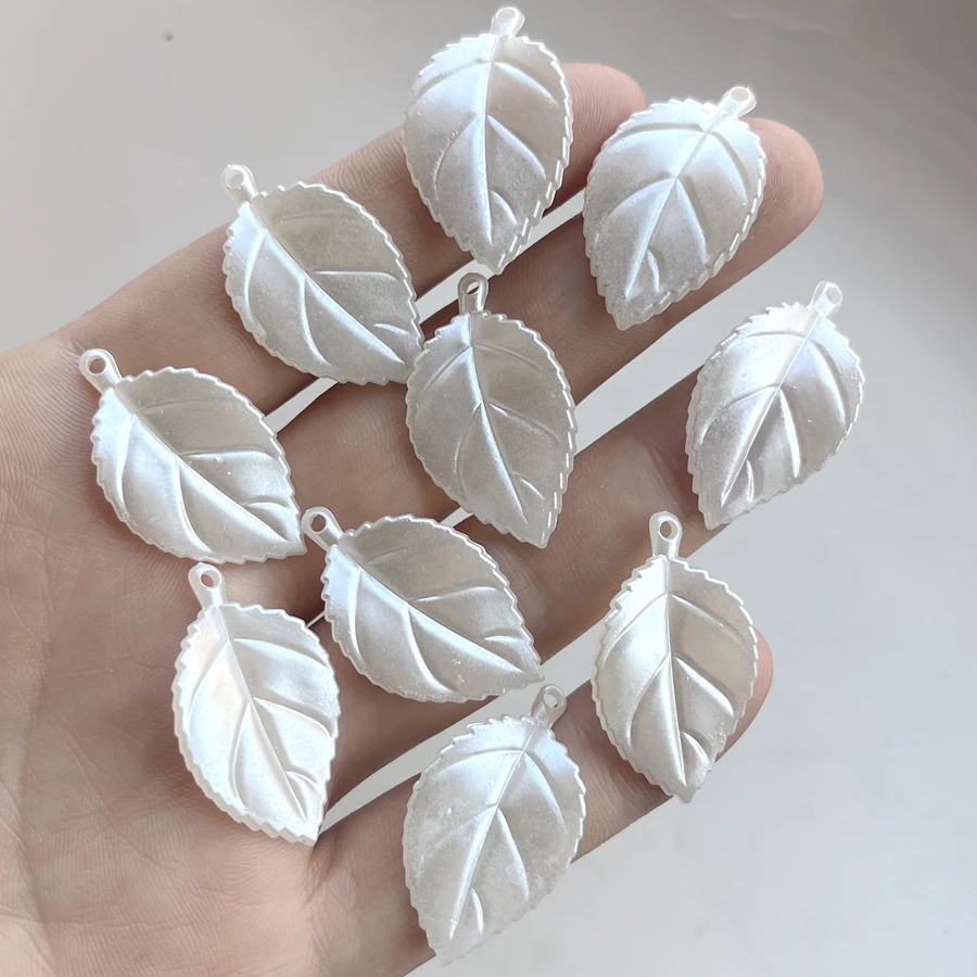 10 sztuk koralików liściowych ABS akrylowe koraliki dystansowe tworzenie biżuterii DIY akcesoria do bransoletek akcesoria 32x18mm
