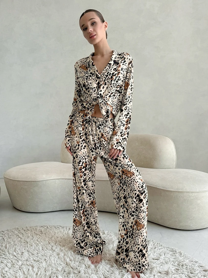 

Marthaqiqi Fashion Female Pajamas Suit Long Sleeve Sleepwear Sexy Turn-Down Collar Pyjamas Pants Leopard Print Women Nightie Set