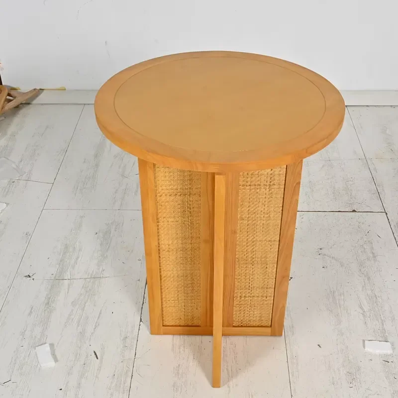 Trending French Style Rental Furniture Solid Wooden Round Design Entrance bar Table for Wedding Event Party Cocktail