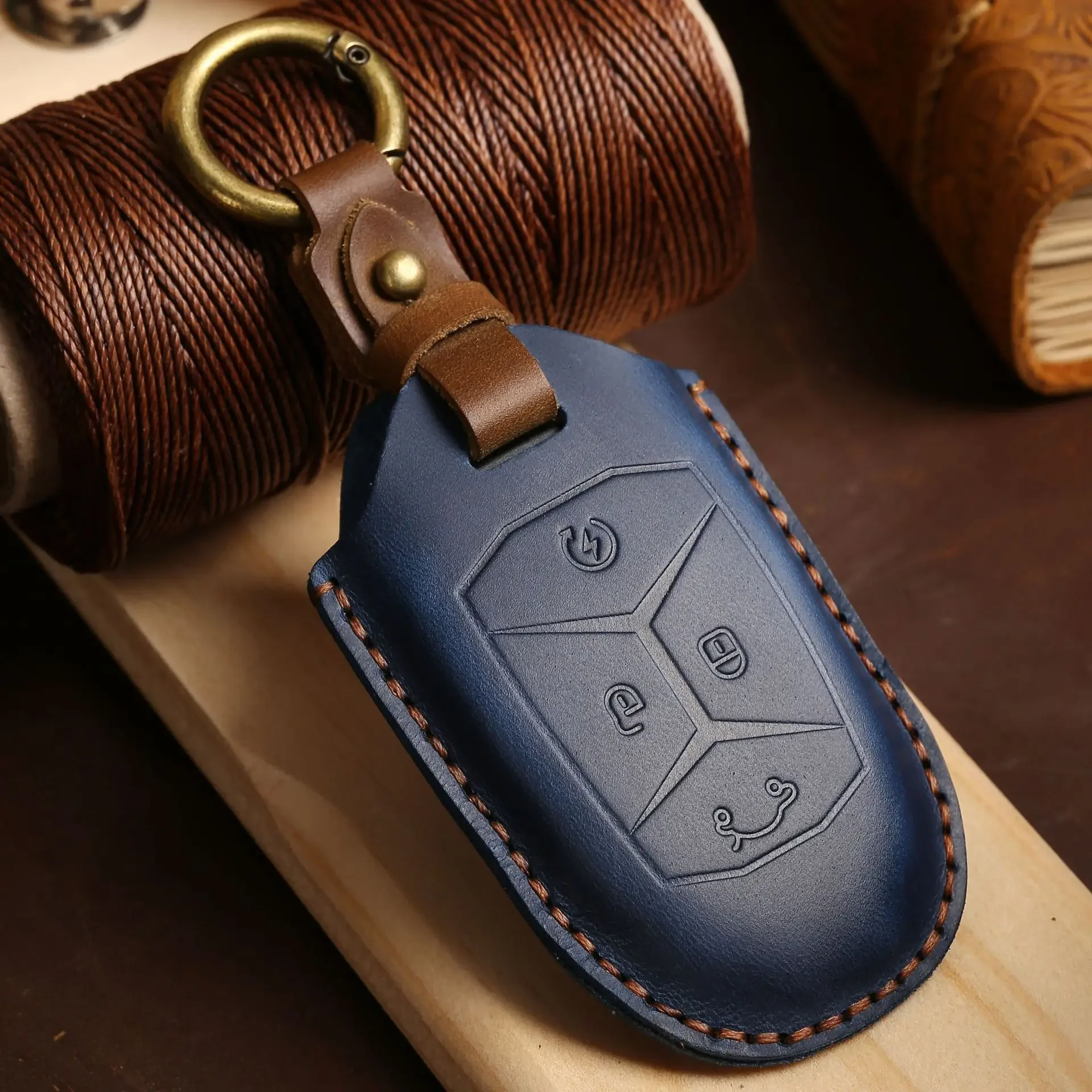 

1pc Leather Car Key Cover Case Shell For LYNK&CO 01 02 03 05 06 Auto Smart Key Protector Holder Accessories Keychain