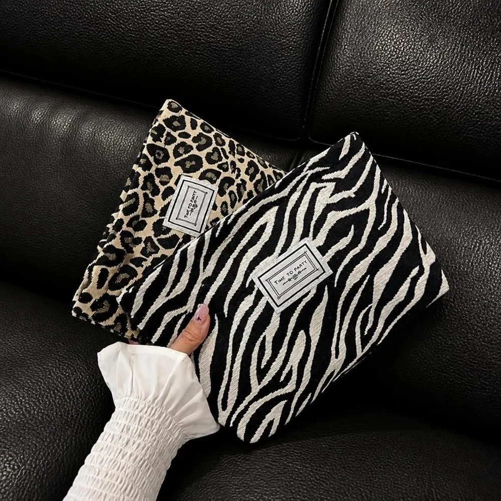 Versatile Portable Cosmetic Bag Large Capacity Zebra Leopard Print Clutch Bag Thickened Toiletry Bag for Women