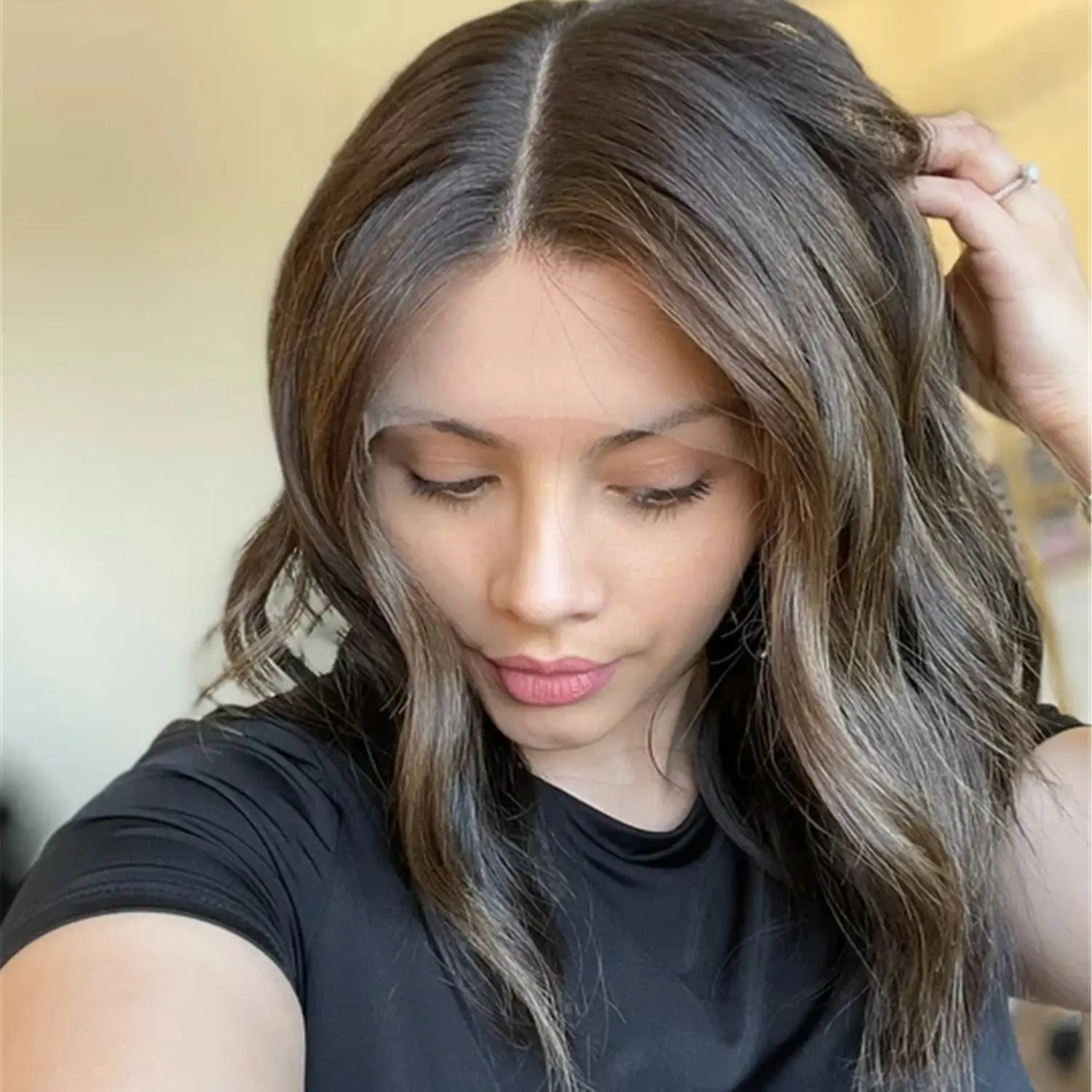 

Женский парик с волнистыми прядями, омбре, темно-коричневый с блондом, балаяж, роскошный синтетический парик с кружевной передней частью, реалистичная линия роста волос, безклеевые парики для женщин