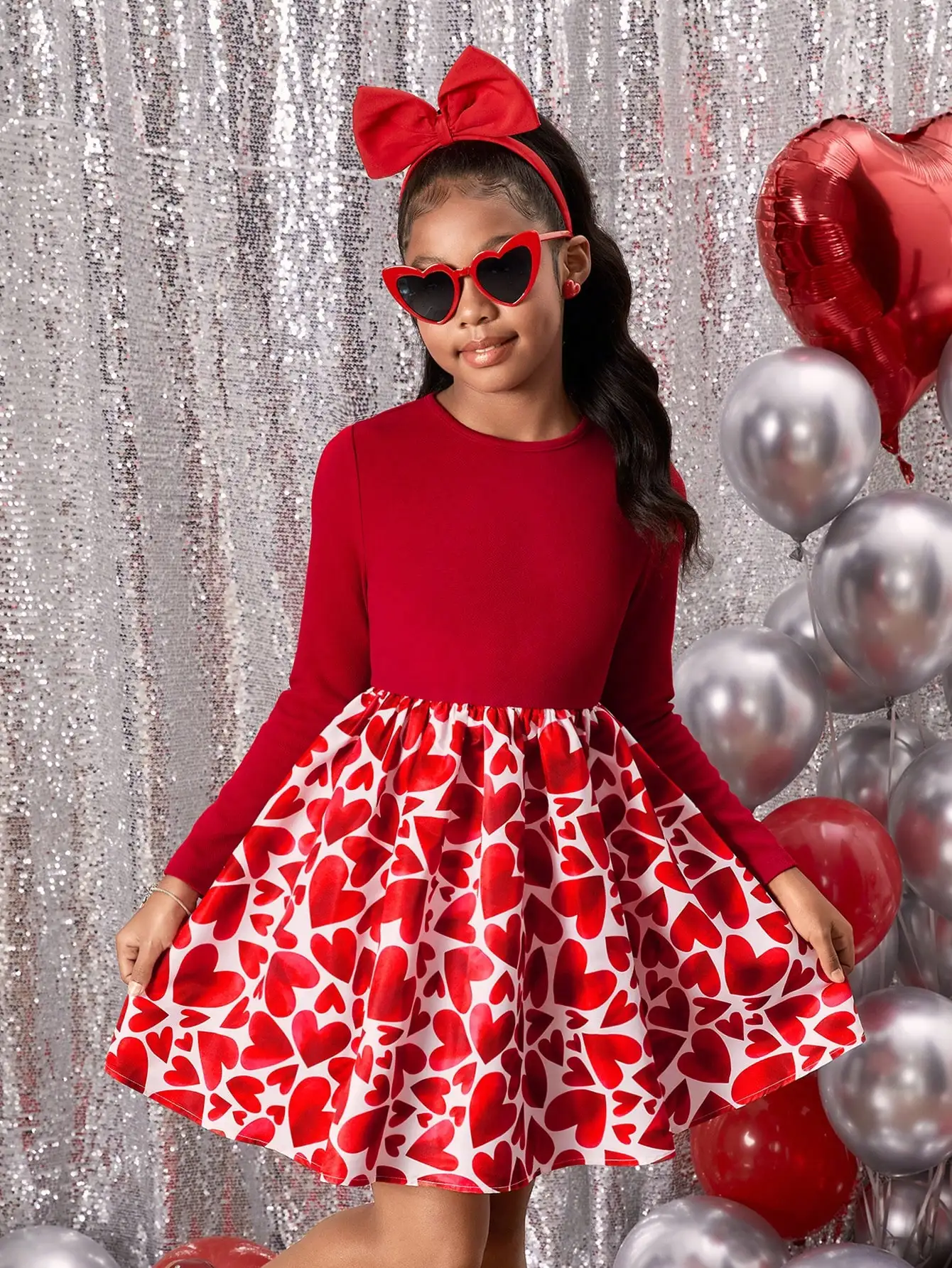 

Красное платье с длинными рукавами и юбкой с принтом в виде сердечек для девочек, повседневная одежда для вечеринок
