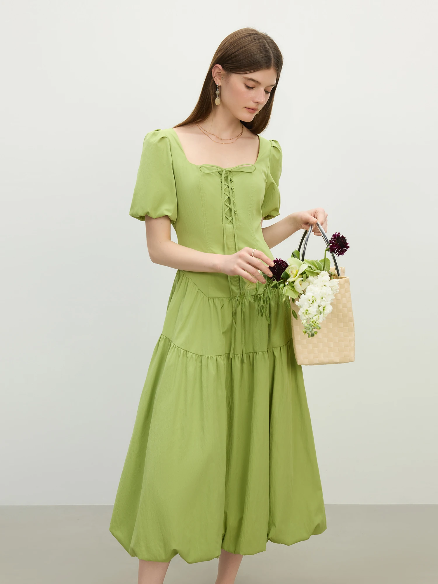 

FSLE French Square Collar Dress Female 2025 Summer New Korean Version Slim Strap Flower Bud A-line Dresses 25FS12473