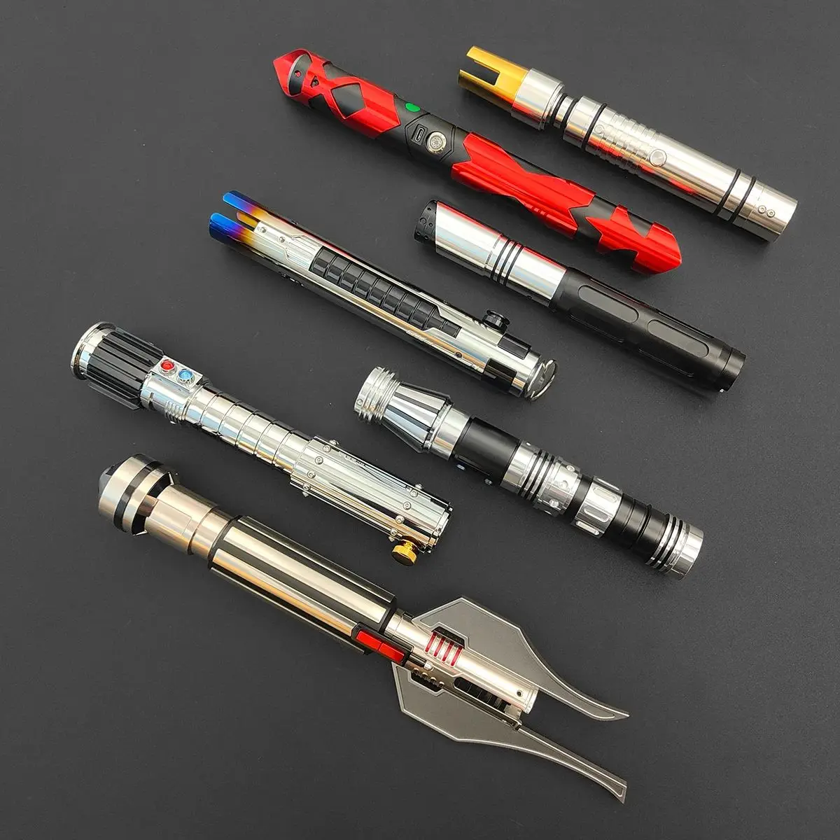 

[Wholesale] Lightsaber Xenopixel Proffie2.2 Metal hilt Jedi Laser Sword Sensitive Smooth Hitting Sound Punksaber Light Saber Toy