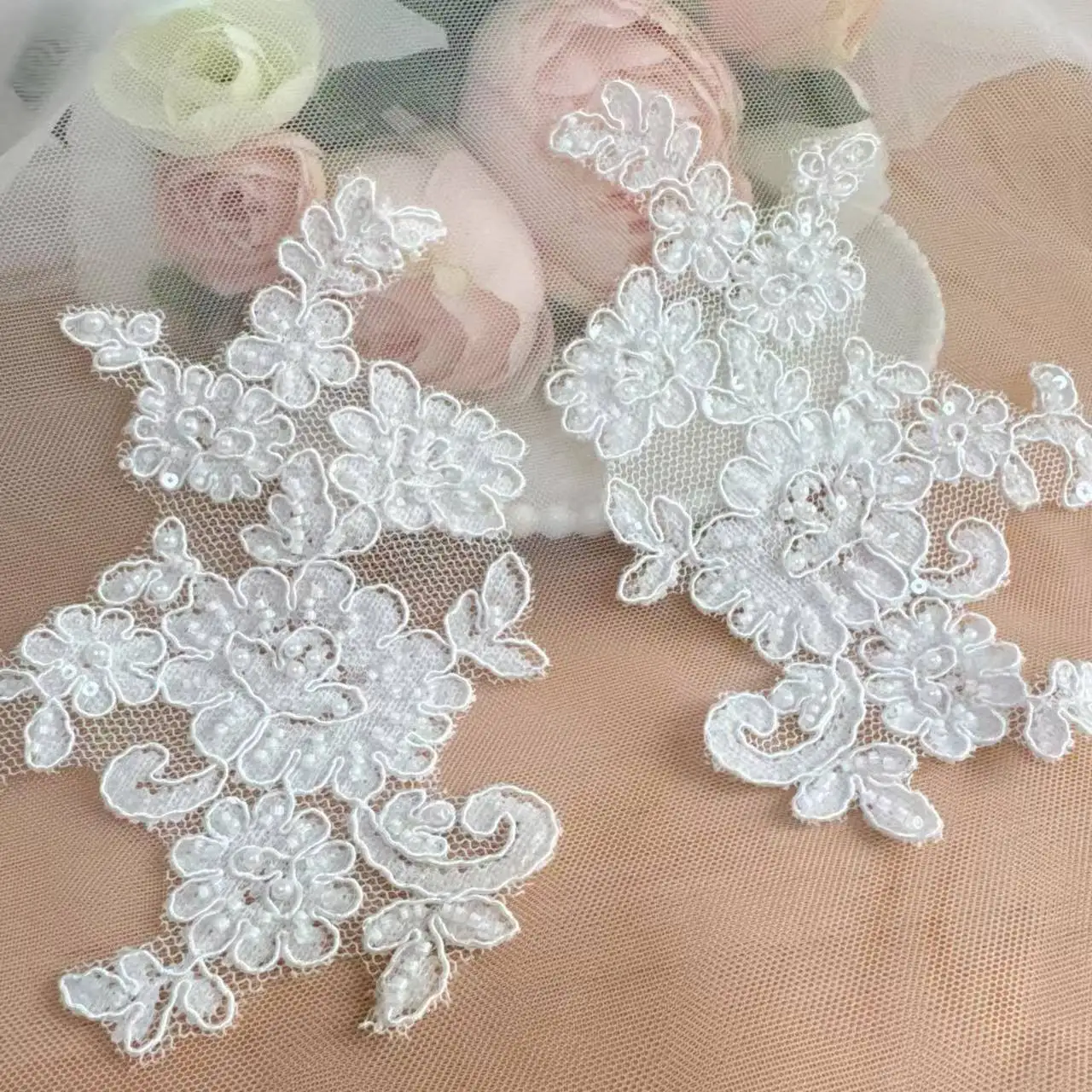 1 Paar.2 Design Seil-Stickerei Perlen-Spiegel-Blumen Braut Hochzeitskleid Schleier Stickerei-Applikationen, Nähzubehör Premium-Qualität