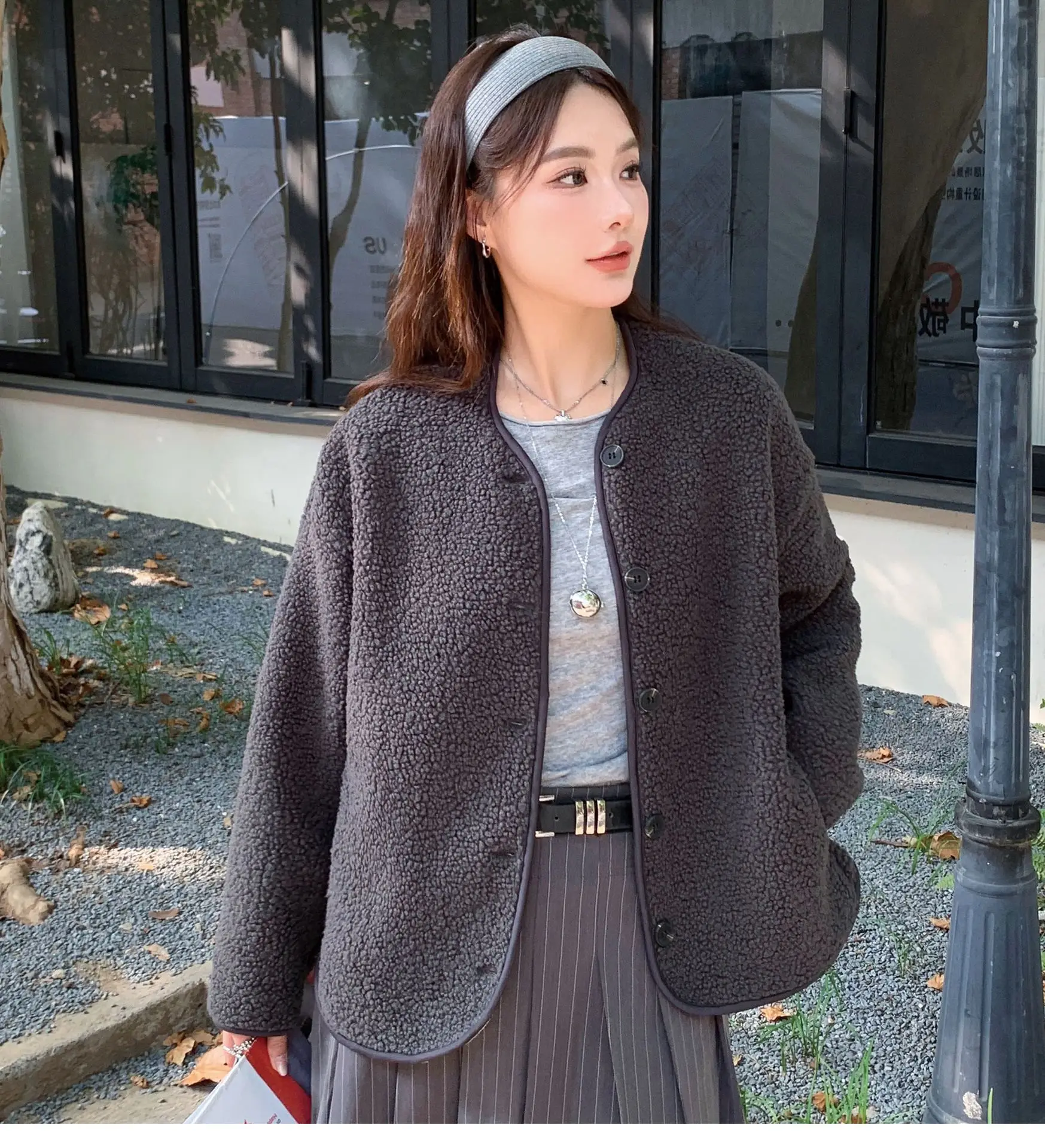 Women's Faux Shearling Teddy Jacket Casual Round Neck Button Down Loose Fit Warm Coat for Cold Seasons Outwear