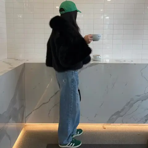 8 best sales काले कोट वाली महिलाएं - №2