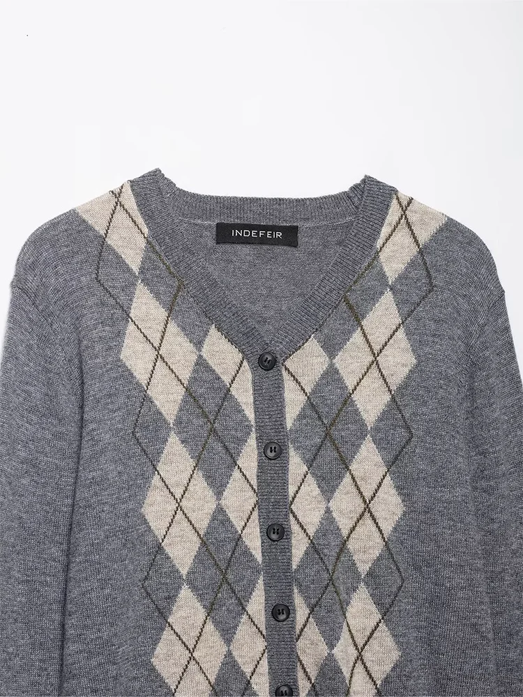 HH المرأة موضة بالأزرار الخامس طوق سترة مشغولة من الصوف المرأة الخريف شيك واحدة الصدر كم طويل Argyle مطاطا البنطال القصير