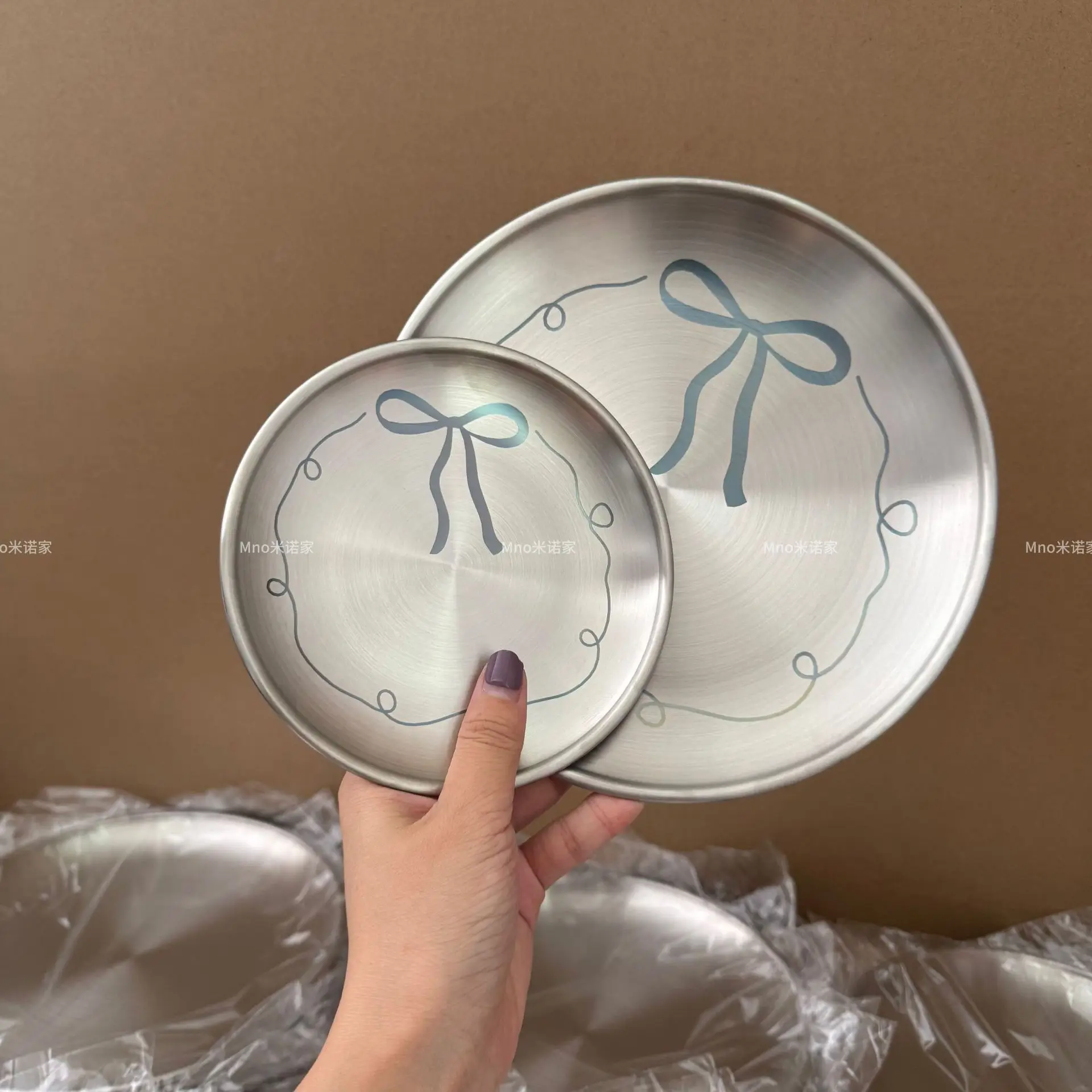 Stainless Steel 304 Ins Style Round Plate Bow Design Pretty Food Grade Household Serving Dish Drop Resistant 140mm 200mm
