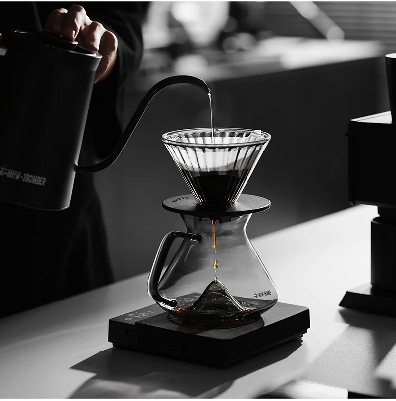 MHW-3BOMBER Hill Coffee Server Guide Extraction Pour Over Coffee Server Ergonomic Handle High-Borosilicate Glass For Barista