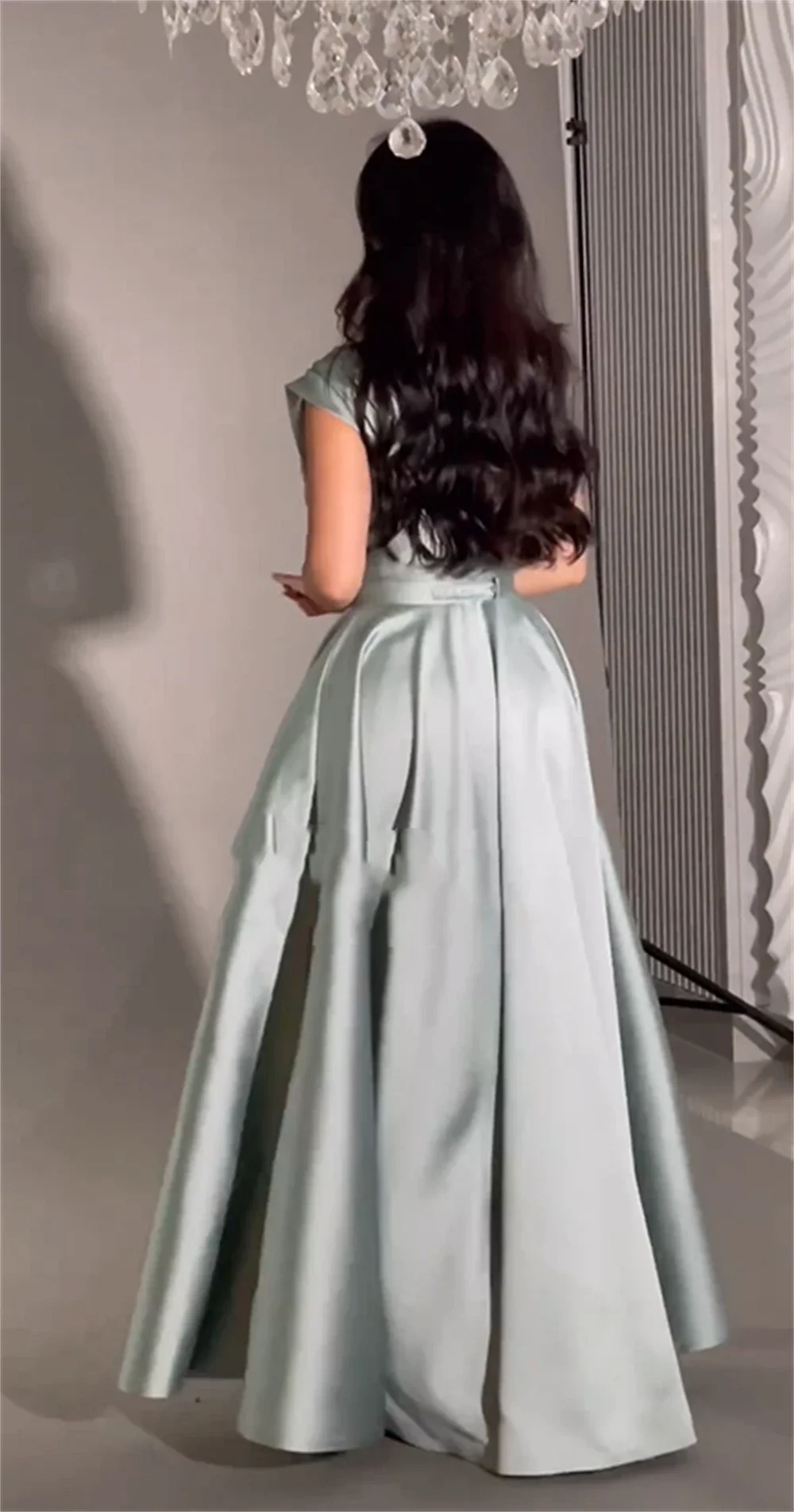 Robe de Soirée en Satin à Paillettes, Robes de Bal Élégantes, Col en V, Ligne A, Fleurs de Quinceanera, Vinc, 2023