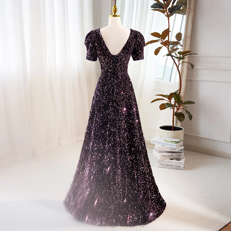 فستان سهرة أرجواني داكن لعام 2025 مزين بالترتر فستان طويل للحفلات الراقصة ورقبة على شكل حرف v وأكمام قصيرة ورباط من الخلف للحفلات