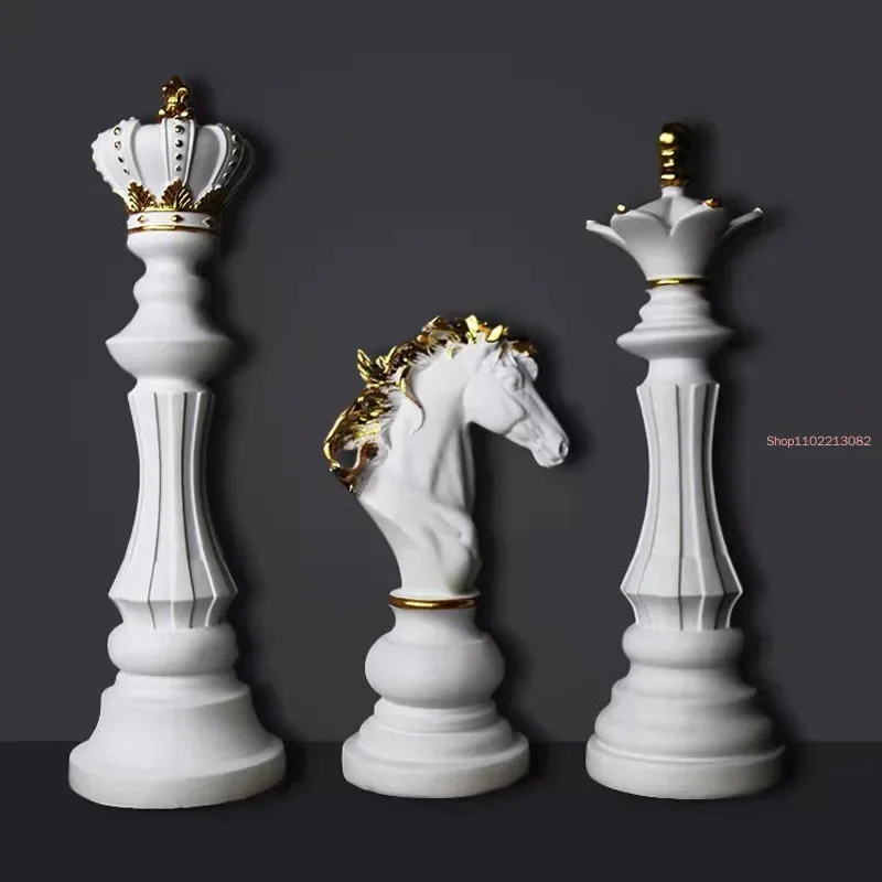 International Chess Resin Crafts Ornaments Black Gold Chess Pieces King Queen War Horse Simulation Horse Head Home Decoration