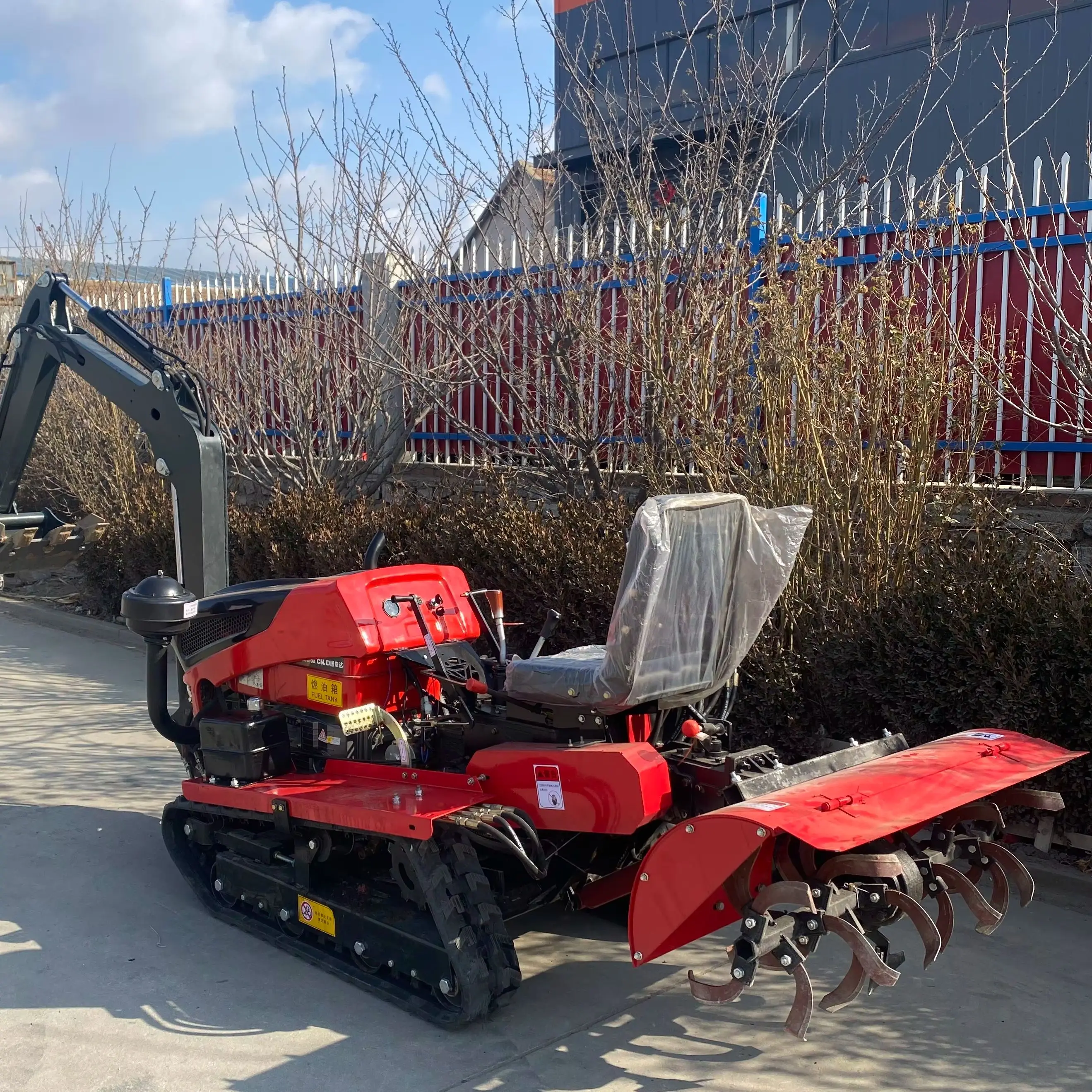 Soil Tilling Cultivator - รถไถพรวนดินขนาดเล็กแบบตีนตะขาบ 22 แรงม้า สำหรับงานพรวนดินที่มีประสิทธิภาพ ปรับแต่งได้ตามความต้องการ