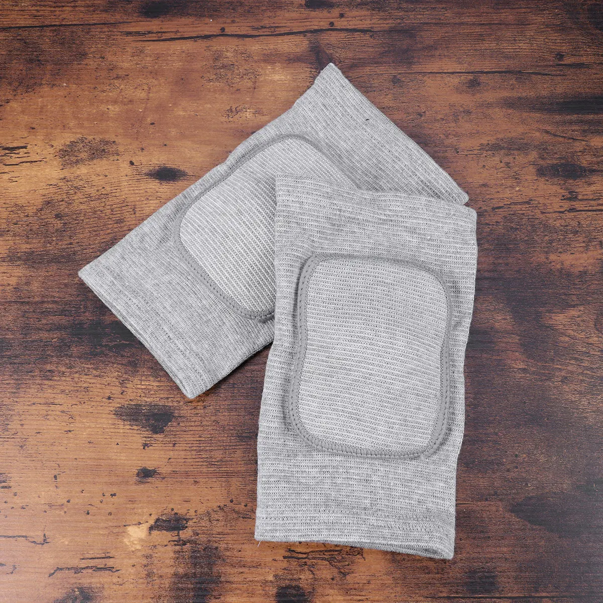 زوج من واقي الركبة الرمادي، إسفنجة سميكة مرنة غير قابلة للسقوط، دعامة دعم قابلة للتنفس، أكمام رياضية