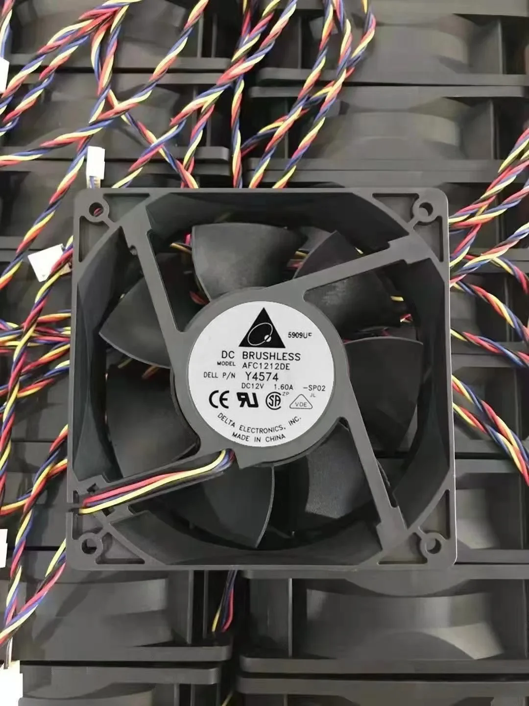 Delta Electronics-Ventilateur de refroidissement pour serveur, AFC1212DE, éventuelles 02, DC 12V, 1,60 A, 120x120x38mm, 4 fils