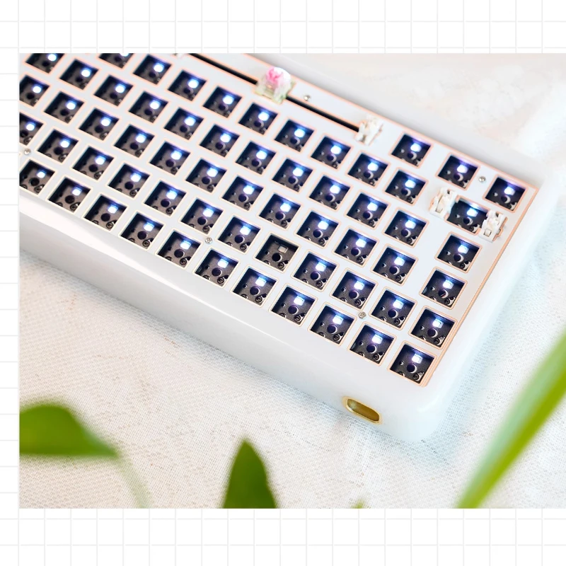 Kit Keyboard Mekanis Sky White Jade100 Resin Kustom 96% KitTri-Mode Hot-Swap Nirkabel RGB Mendukung VIA Desain Ergonomis