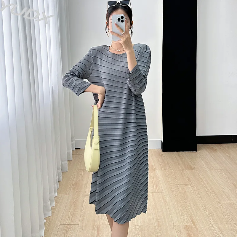 

YUDX Miyake Pleated Dress Women Diagonal Line Print O Neck Loose Waist Maxi Design Elegant Dresses Female 2023 Autumn Fashion