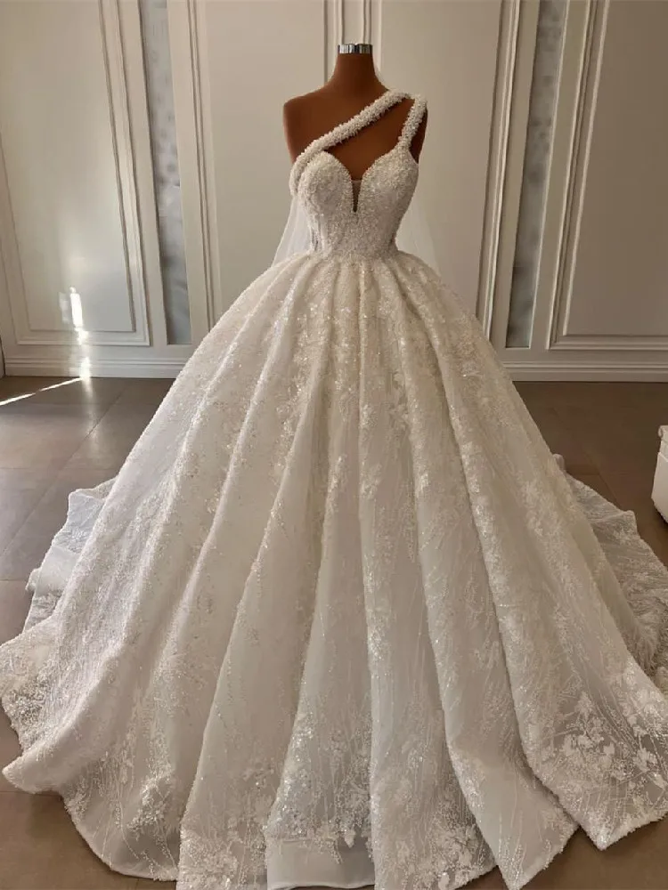 

Elegant Ball Gown Wedding Dresses Sleeveless V Neck One Shoulder Sequins Appliques Ruffles Beaded Bridal Gowns Vestina De Novia