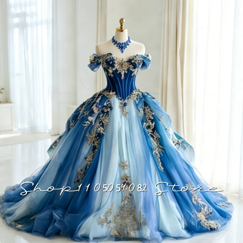 Viktorianisches Blaues Brautkleid Schulterfreies Luxuriöses Goldene Spitzenstickerei Maßgeschneidertes Flauschiges Abendkleid Märchenhafte Hochzeitskleider