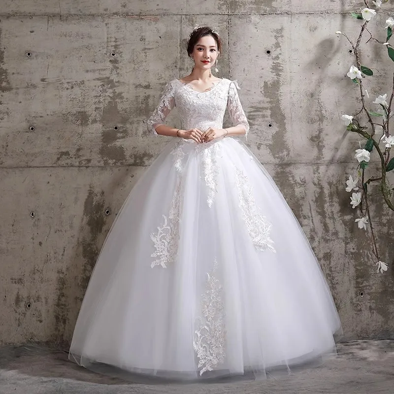 

It's Yiiya Wedding Dress White Embroidery V-neck Half Sleeves Lace up Floor-length Princess Plus sizw Bride Ball Gown XN131