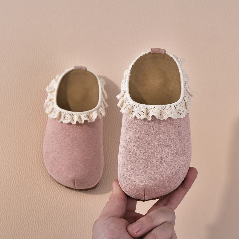 

Новые детские уличные тапочки с кружевной отделкой в стиле Лолита, повседневные нескользящие тапочки-слипоны для девочек, домашние тапочки на платформе для детей