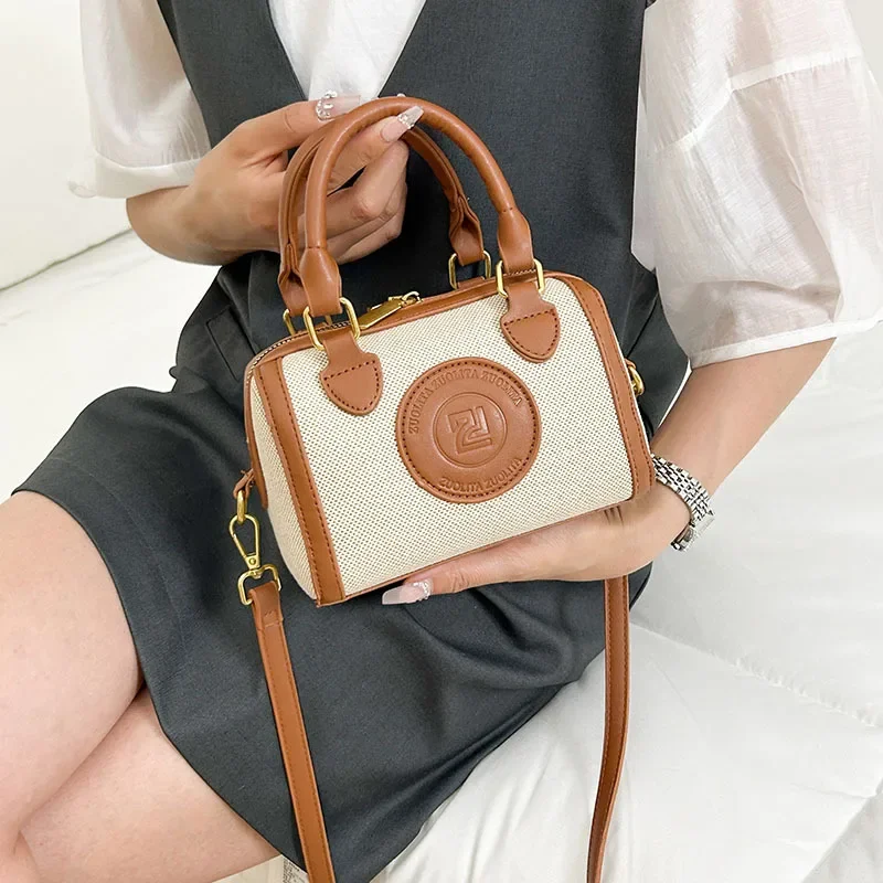 2025 حقيبة وسادة نسائية قابلة للتحويل على الكتف وحقيبة كروس ذات ملمس سحابي مريح وخفيف الوزن وأساسيات العمل الأكثر مبيعًا