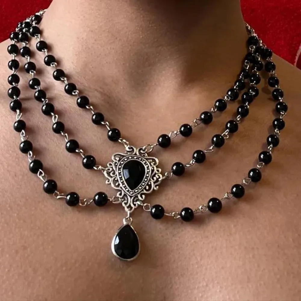 Gothic Victoria Middle Age Teardrop-shaped pendant multi-layer black glass bead necklace for Women Halloween Temperament Jewelry