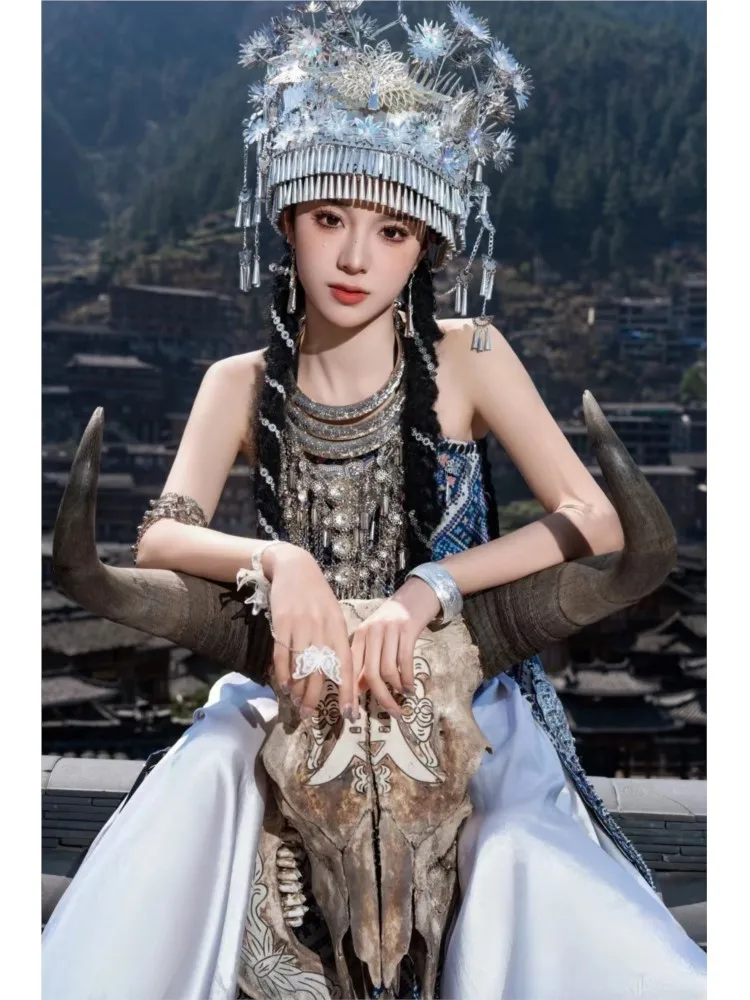 

Costumes for exotic performances ethnic-style travel and photography