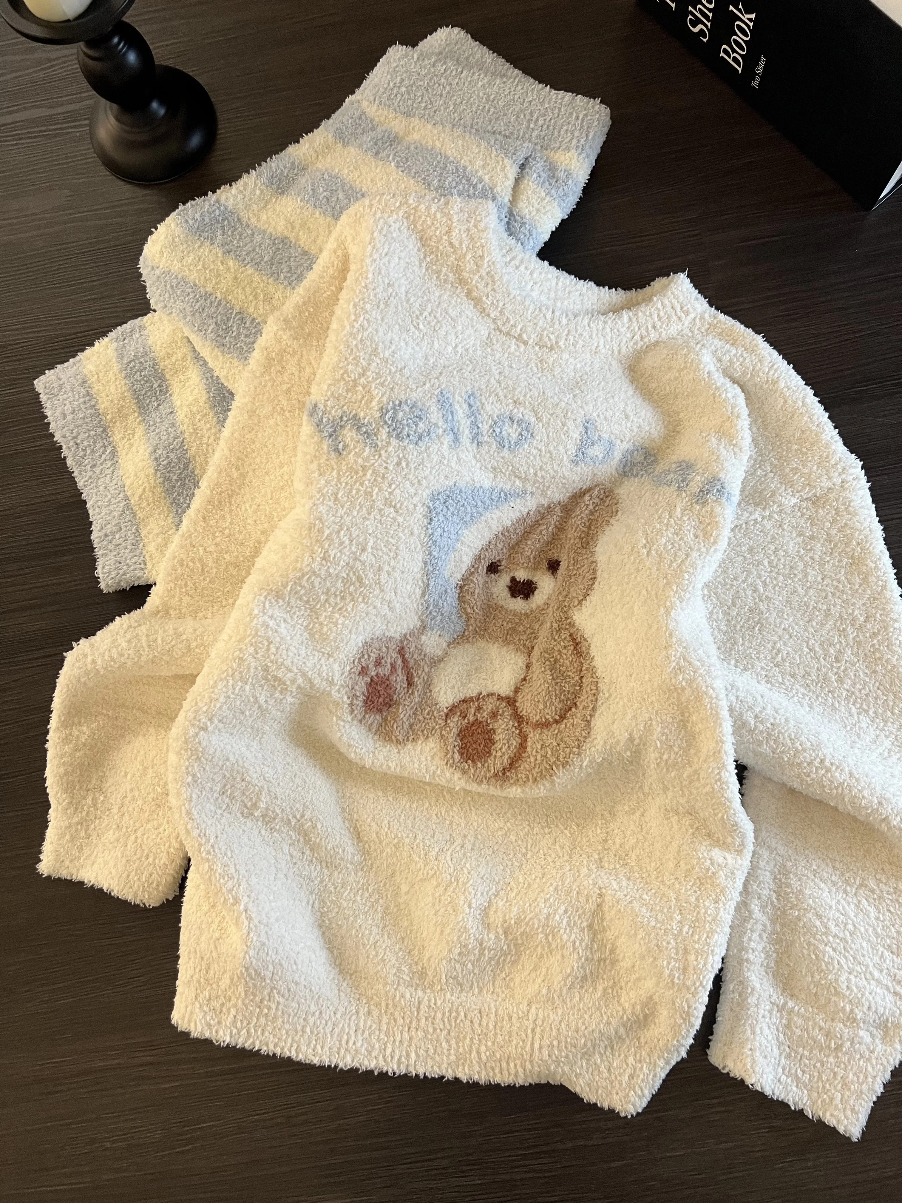 가을과 겨울 신상 플러시 귀여운 만화 곰 라운드 넥 파자마 여성용 두꺼운 따뜻한 스트라이프 홈웨어 세트