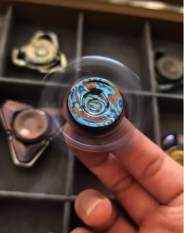 Used EDC X Studio Low Temperature Titanium Horse String Fingertip Gyroscope EDC Decompression Toy
