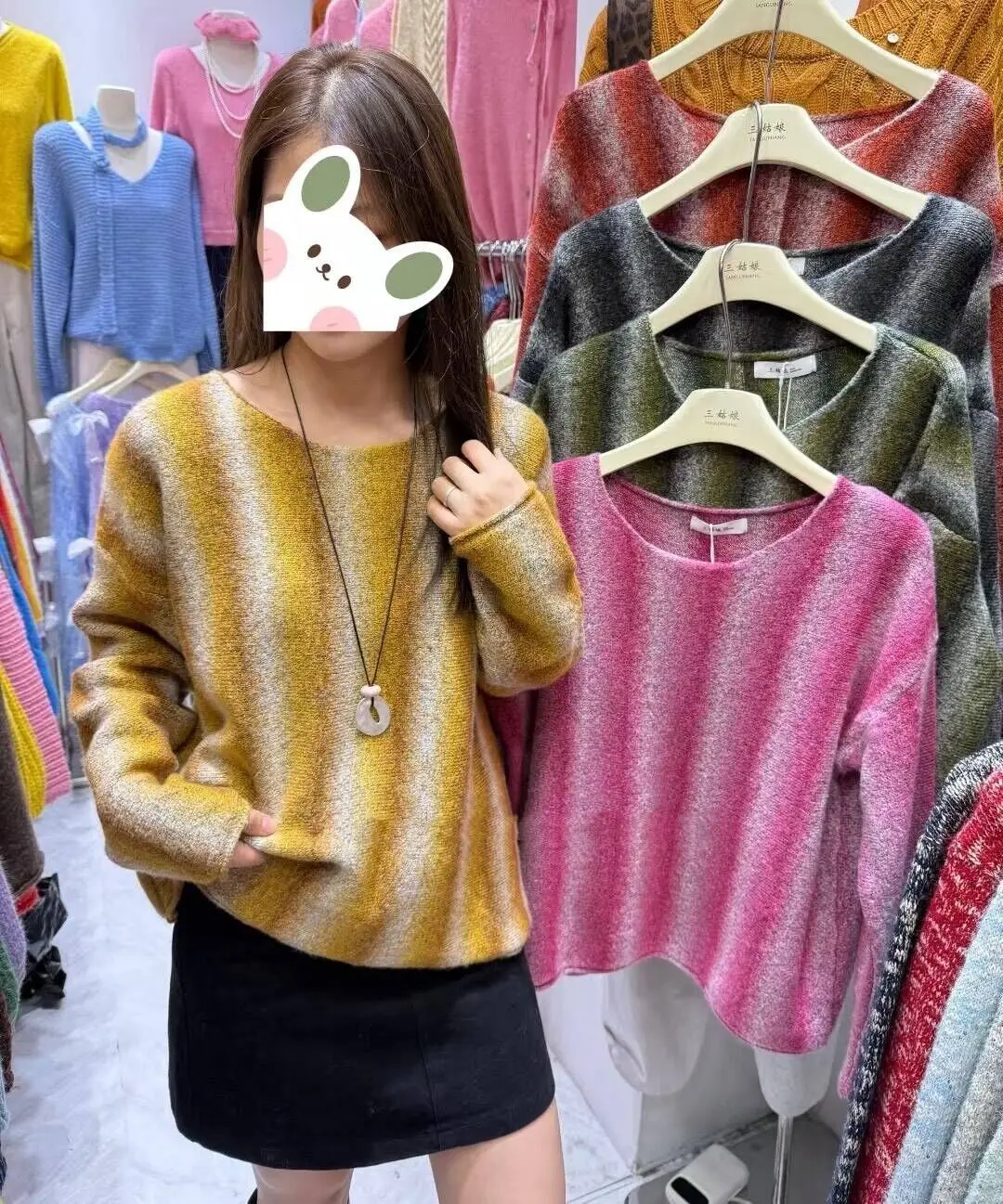 

Женский полосатый вязаный свитер, осень-зима, новый пуловер с длинными рукавами градиентного цвета, повседневные свободные теплые топы, женская одежда C87